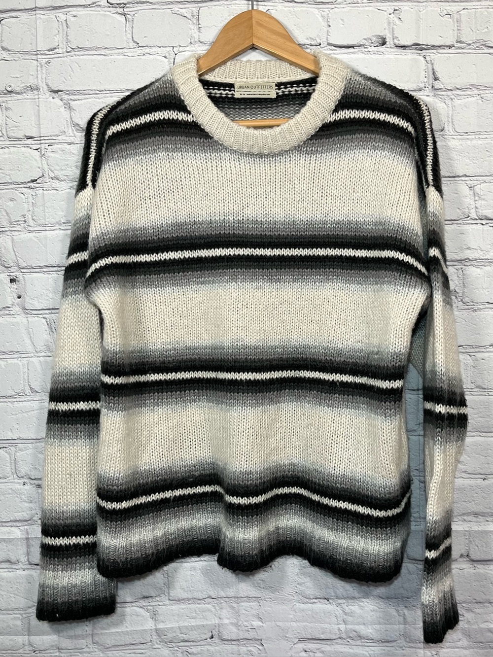 Urban Outfitters Striped Crew Neck Sweater Womens Size Medium Multicolor Soft